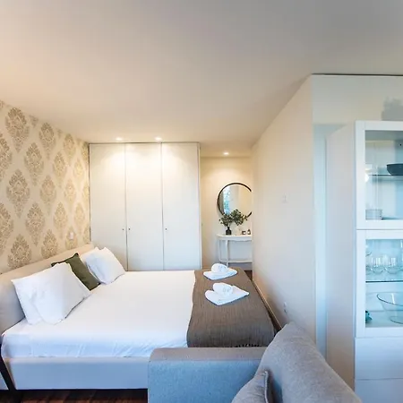 Bombarda 2L - Peaceful Studio In Art District By Lovelystay * Porto